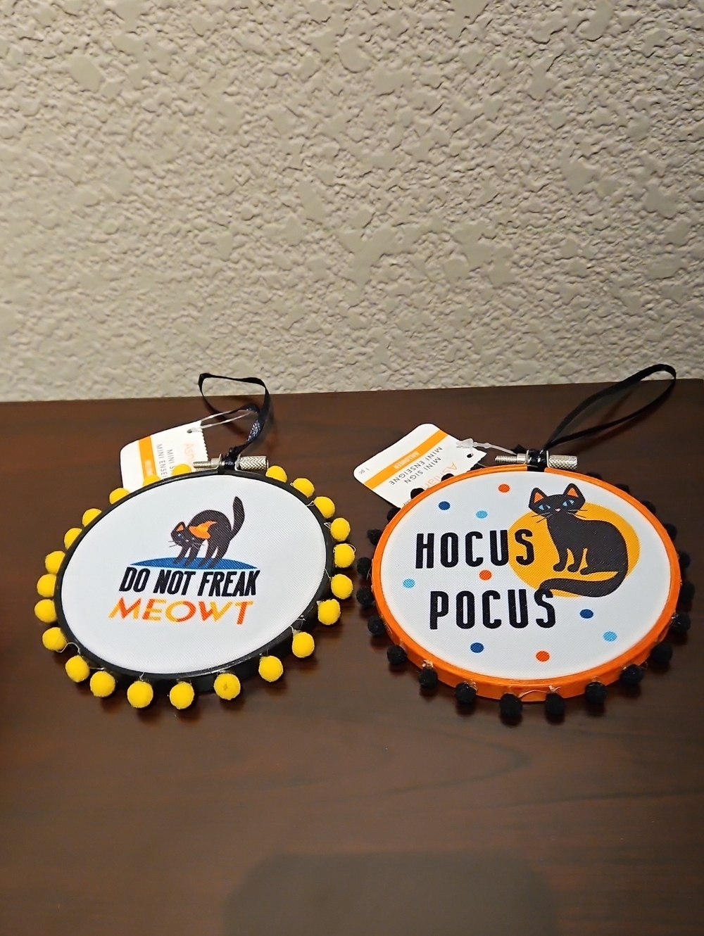 Halloween Mini Signs - 2 Signs